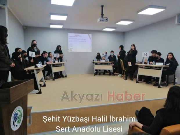 Akyazı'da 10. sınıflar arası bilgi yarışması düzenlendi
