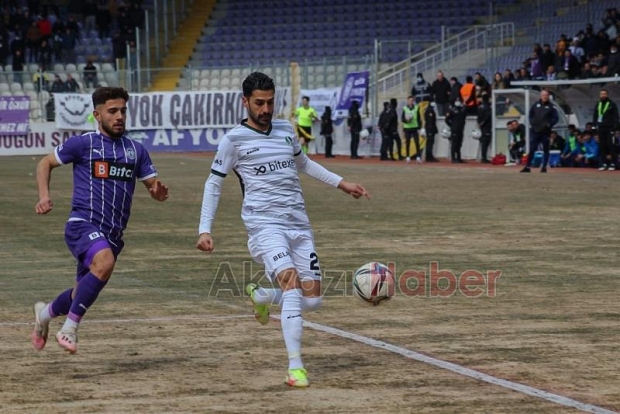 Sakaryaspor Afyon deplasmanında 3 puan bıraktı