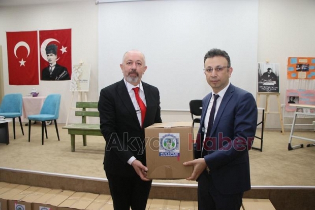 Soykan dan 2 bin kitap hediyesi