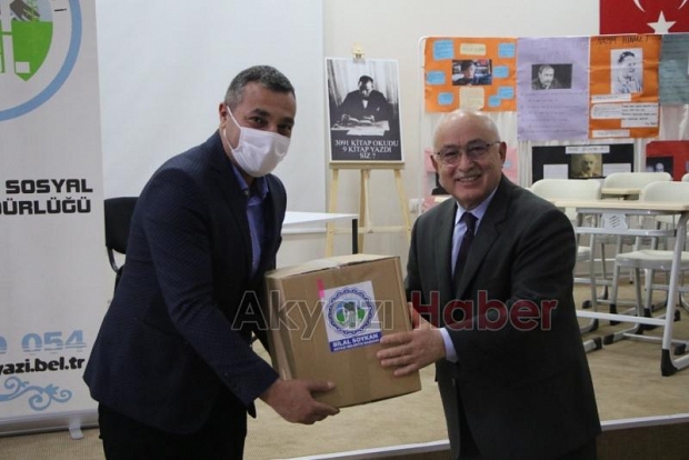 Soykan dan 2 bin kitap hediyesi