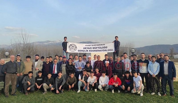 Gazi Süleyman Paşa Kur'an Kursu'nda öğrenciler fidan dikti