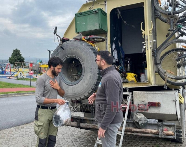 Dünya Turuna çıkan Alman aileye Büyükşehirden destek