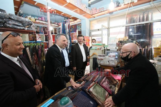 Akyazı'da esnaf ve vatandaşları ziyaret ettiler