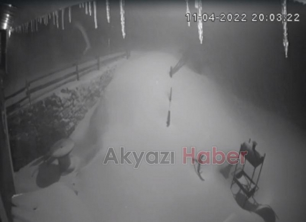 Nisanda Keremali Yaylası'nda kar yağdı