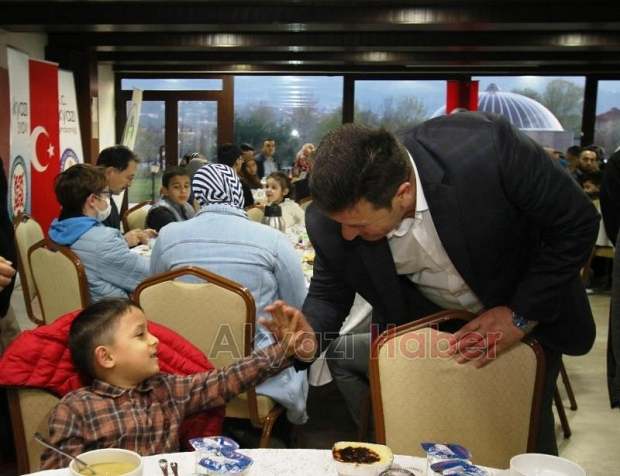 Şehit aileleri ve gaziler iftarda buluştu
