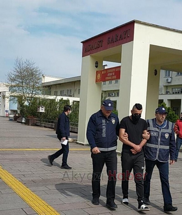 Biz yoksak ekmek parası bulamazsınız diyen Suriyeli yakalandı