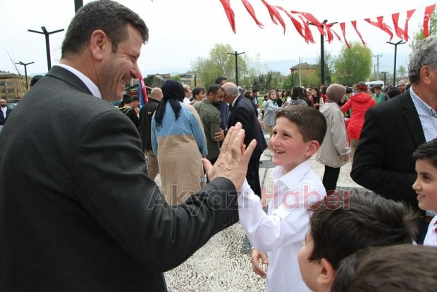 Akyazı’da 23 Nisan coşku ile kutlandı