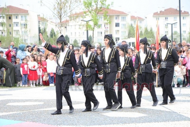 Akyazı’da 23 Nisan coşku ile kutlandı
