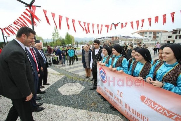 Akyazı’da 23 Nisan coşku ile kutlandı
