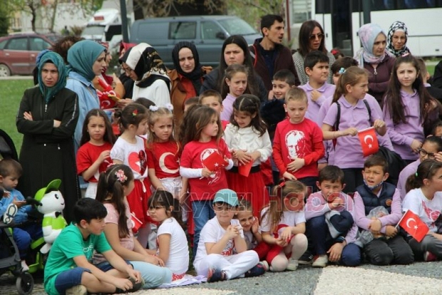 Akyazı’da 23 Nisan coşku ile kutlandı