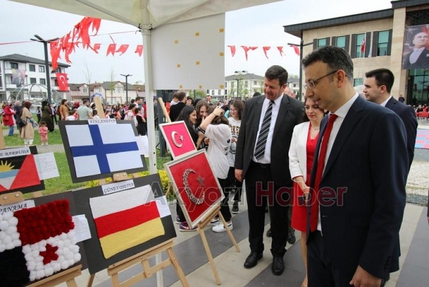 Akyazı’da 23 Nisan coşku ile kutlandı