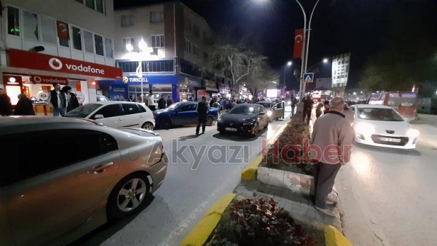 Akyazı'da zincirleme kaza