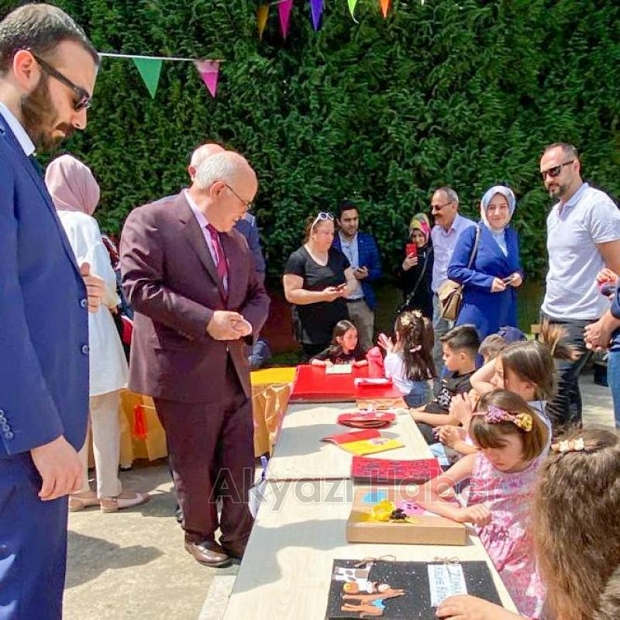 Akyazı'da Kelime Koleksiyonum Projesi'nin sergisi yapıldı