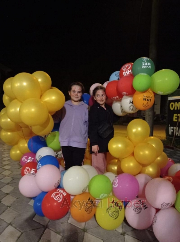 Akyazı'da yetim çocuklara iftar verildi