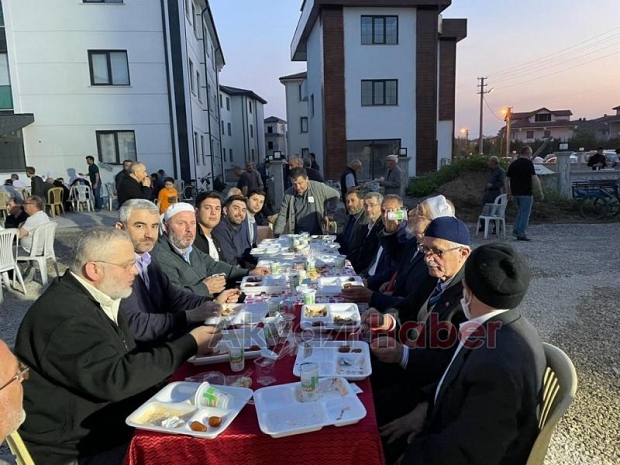 Yunus Emre Mahallesi Güneş Camii'nden iftar