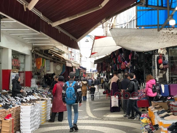 Akyazı'da bayram alışverişi yoğunluğu