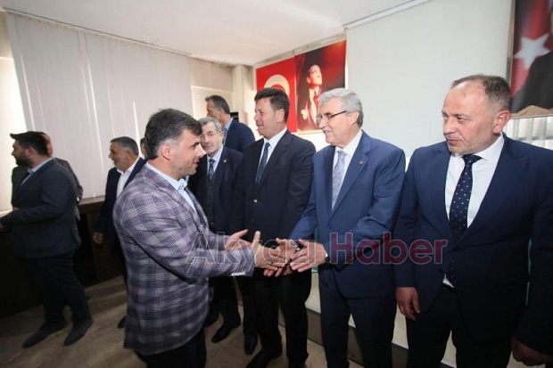 AK Parti Akyazı İlçe Teşkilatı bayramlaştı