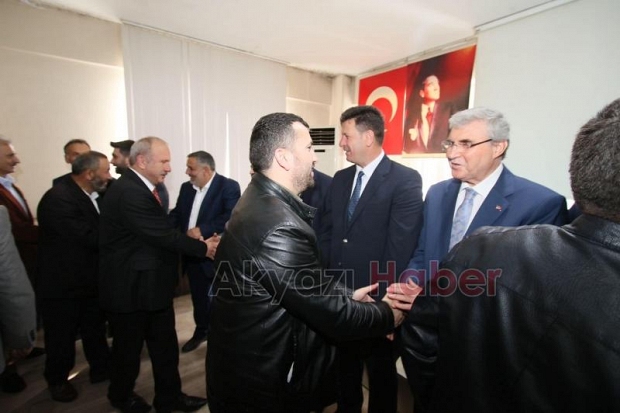 AK Parti Akyazı İlçe Teşkilatı bayramlaştı