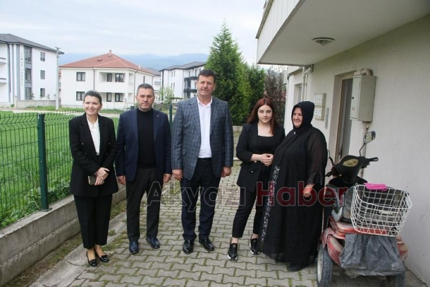 Akyazılı anne kızı için hem annelik hem babalık yapıyor