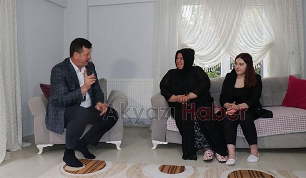 Akyazılı anne kızı için hem annelik hem babalık yapıyor