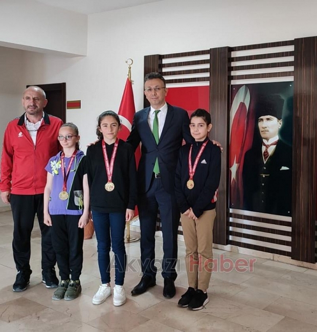 Kaymakam Güney şampiyonları ödüllendirdi