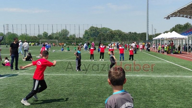 Akyazı'da Geleneksel Çocuk Oyunları Şenliği