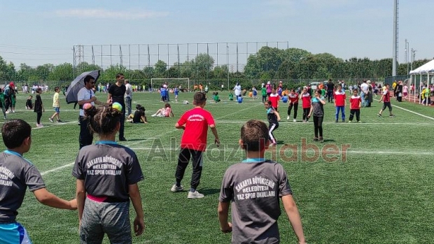 Akyazı'da Geleneksel Çocuk Oyunları Şenliği