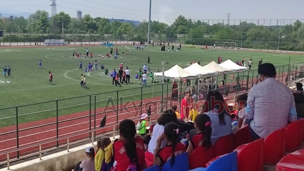 Akyazı'da Geleneksel Çocuk Oyunları Şenliği