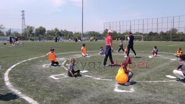 Akyazı'da Geleneksel Çocuk Oyunları Şenliği