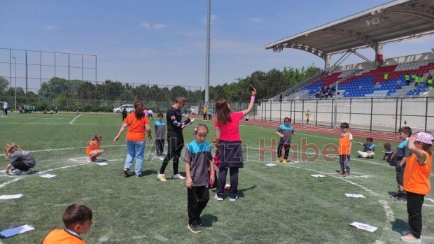Akyazı'da Geleneksel Çocuk Oyunları Şenliği