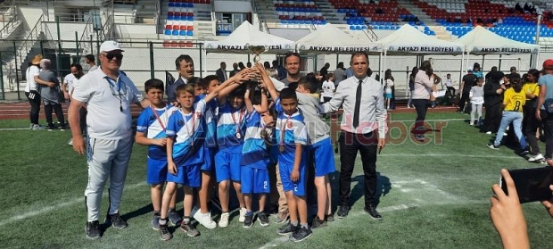 Akyazı'da Geleneksel Çocuk Oyunları Şenliği