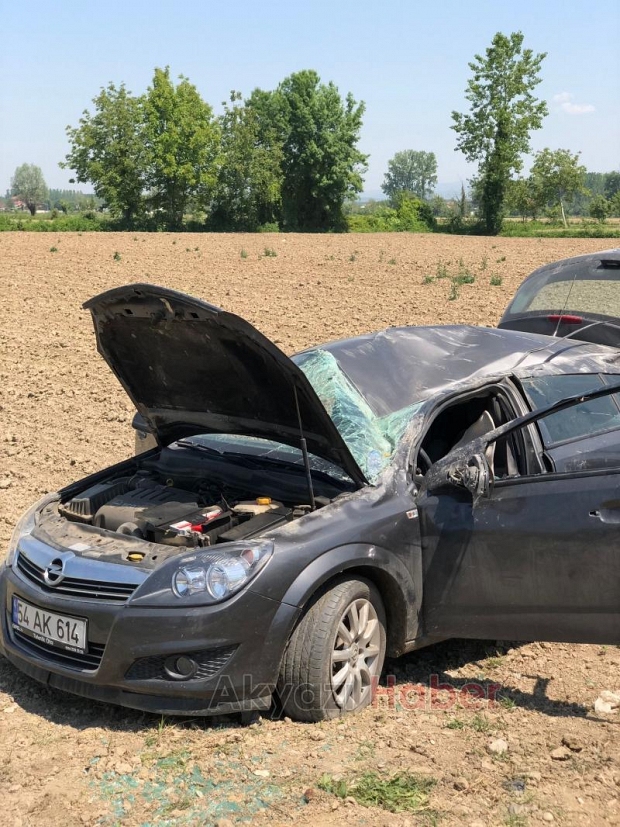 Akyazı'da Otomobil Takla Attı