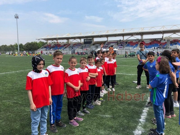 Akyazı'da Geleneksel Çocuk Oyunları Şenliği