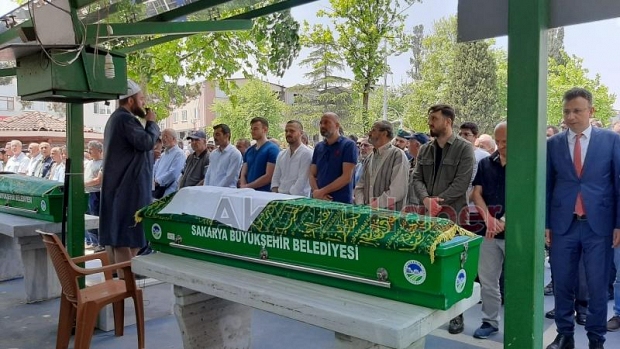 Arif Özdemir  ve Ayşe Öksüz  Defnedildi