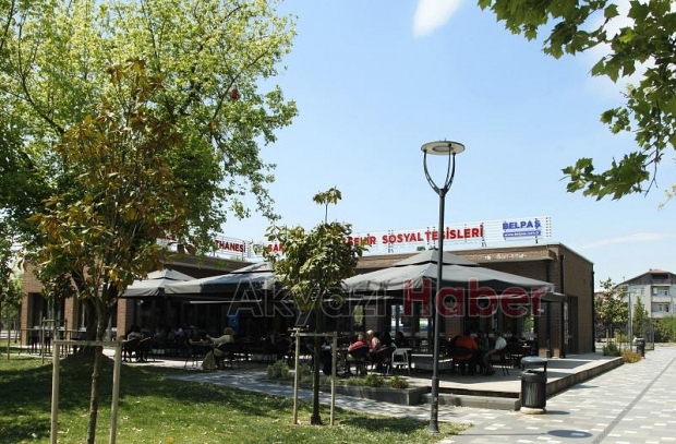 Uçak ve Millet Kıraathanesi ilgi odağı oldu