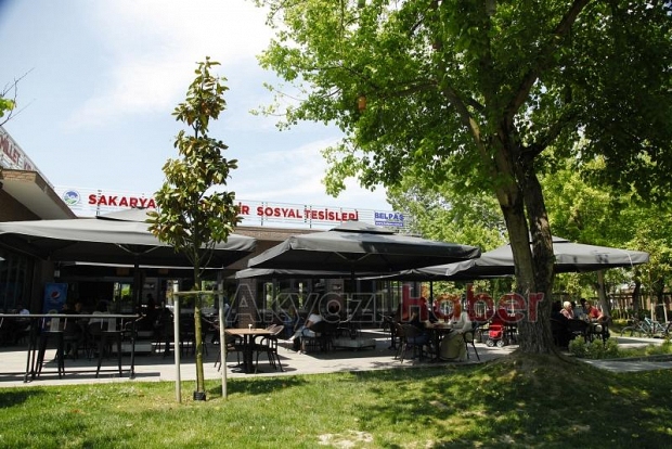 Uçak ve Millet Kıraathanesi ilgi odağı oldu
