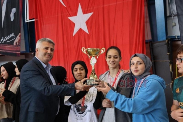 19 Mayıs Akyazı'da coşkuyla kutlandı