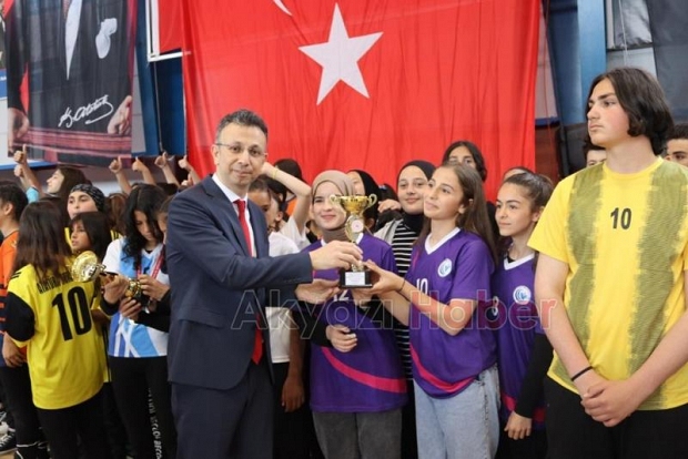 19 Mayıs Akyazı'da coşkuyla kutlandı