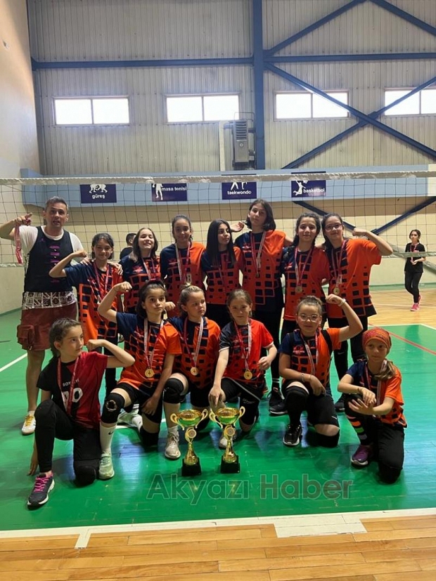 Boybeyispor Voleybol Takımı şampiyonlukları aldı