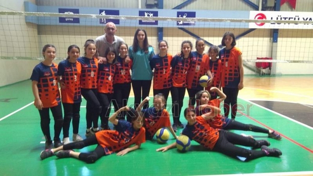 Boybeyispor Voleybol Takımı şampiyonlukları aldı
