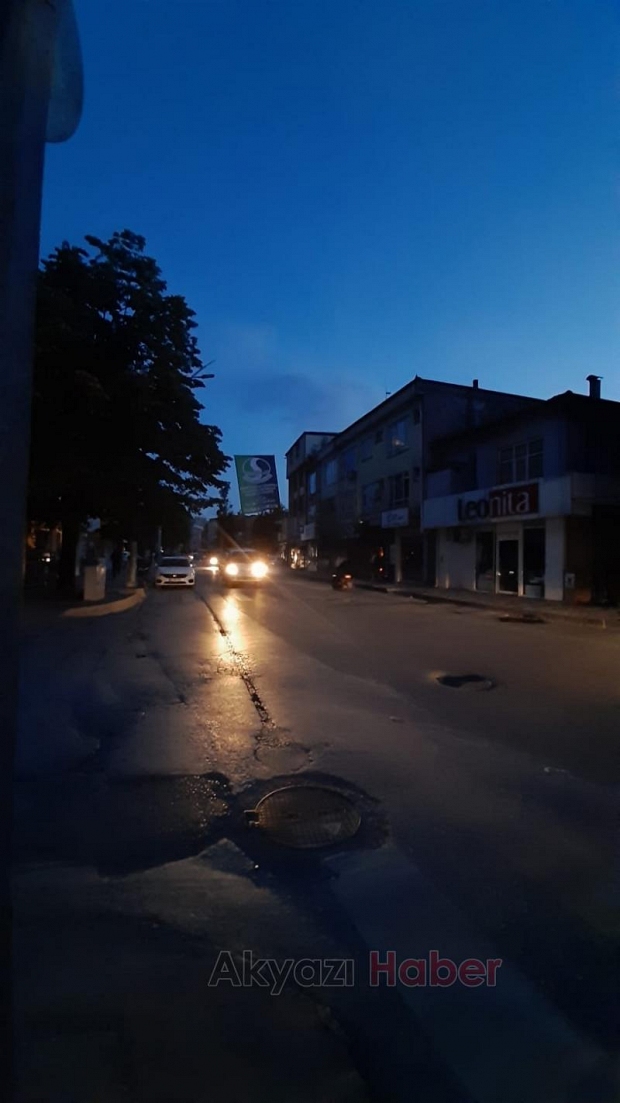 Akyazı karanlığa gömüldü