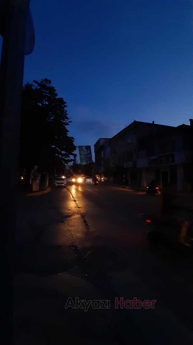 Akyazı karanlığa gömüldü