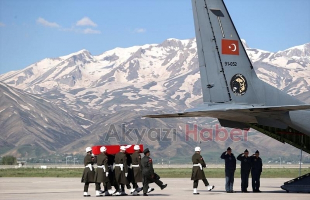 Pençe Kilit Operasyonu'nda şehit düşen Mehmetçiklere veda