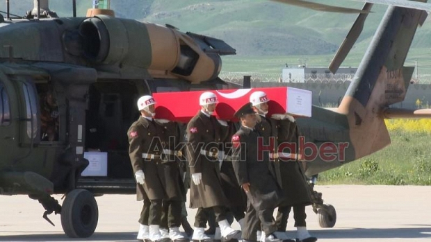 Pençe Kilit Operasyonu'nda şehit düşen Mehmetçiklere veda