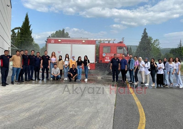 Öğrenciler Alevlerle Mücadele Etti