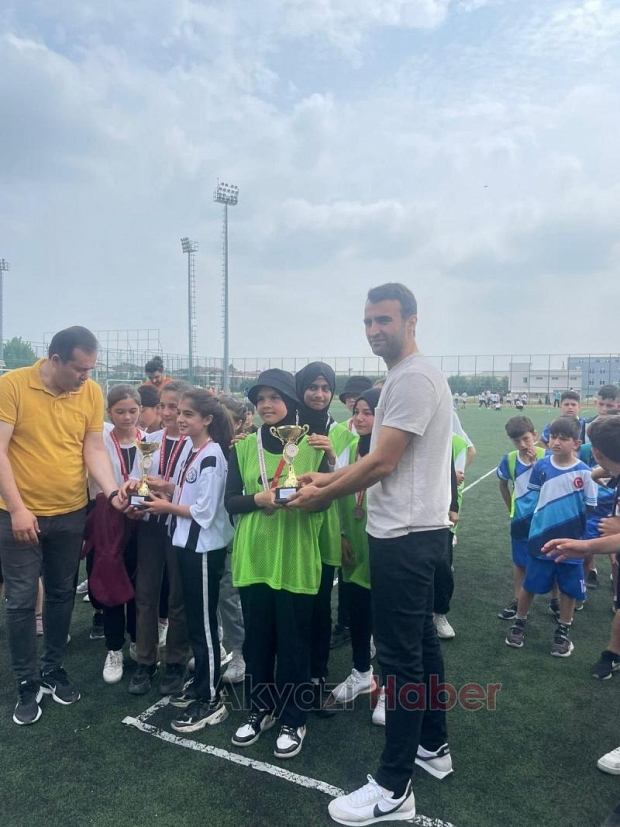 Akyazılı öğrenciler başarı sağladı