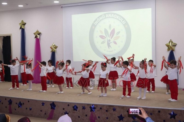 Akyazı İnönü Anaokulu'ndan yıl sonu gösterisi
