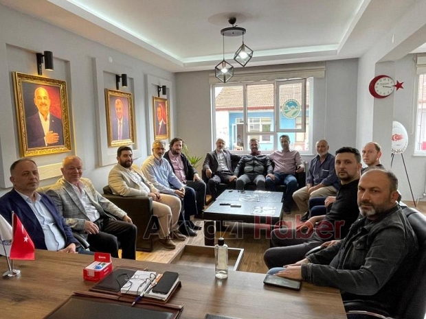 Akyazı Muhtarlar Derneği'ne ziyaret