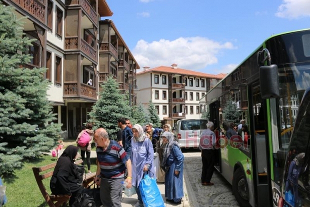 385 kişi büyükşehirle bedava tatil yaptı