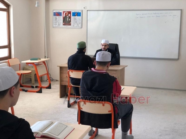 Akyazı'da Kuranı anlama programı ve hafızlık kursu